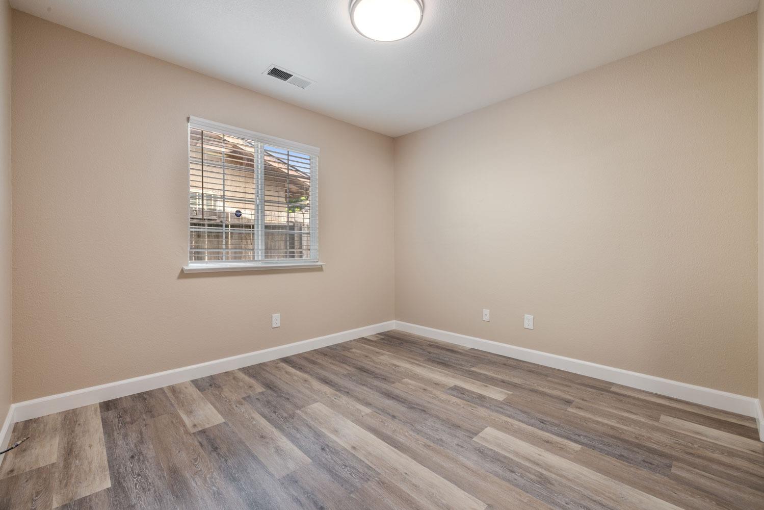 Detail Gallery Image 14 of 20 For 3956 Amelia Dr, Stockton,  CA 95204 - 3 Beds | 2 Baths