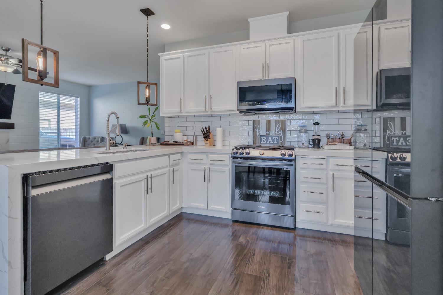 Detail Gallery Image 28 of 71 For 3827 Vecchio Ln, Stockton,  CA 95212 - 3 Beds | 2/1 Baths