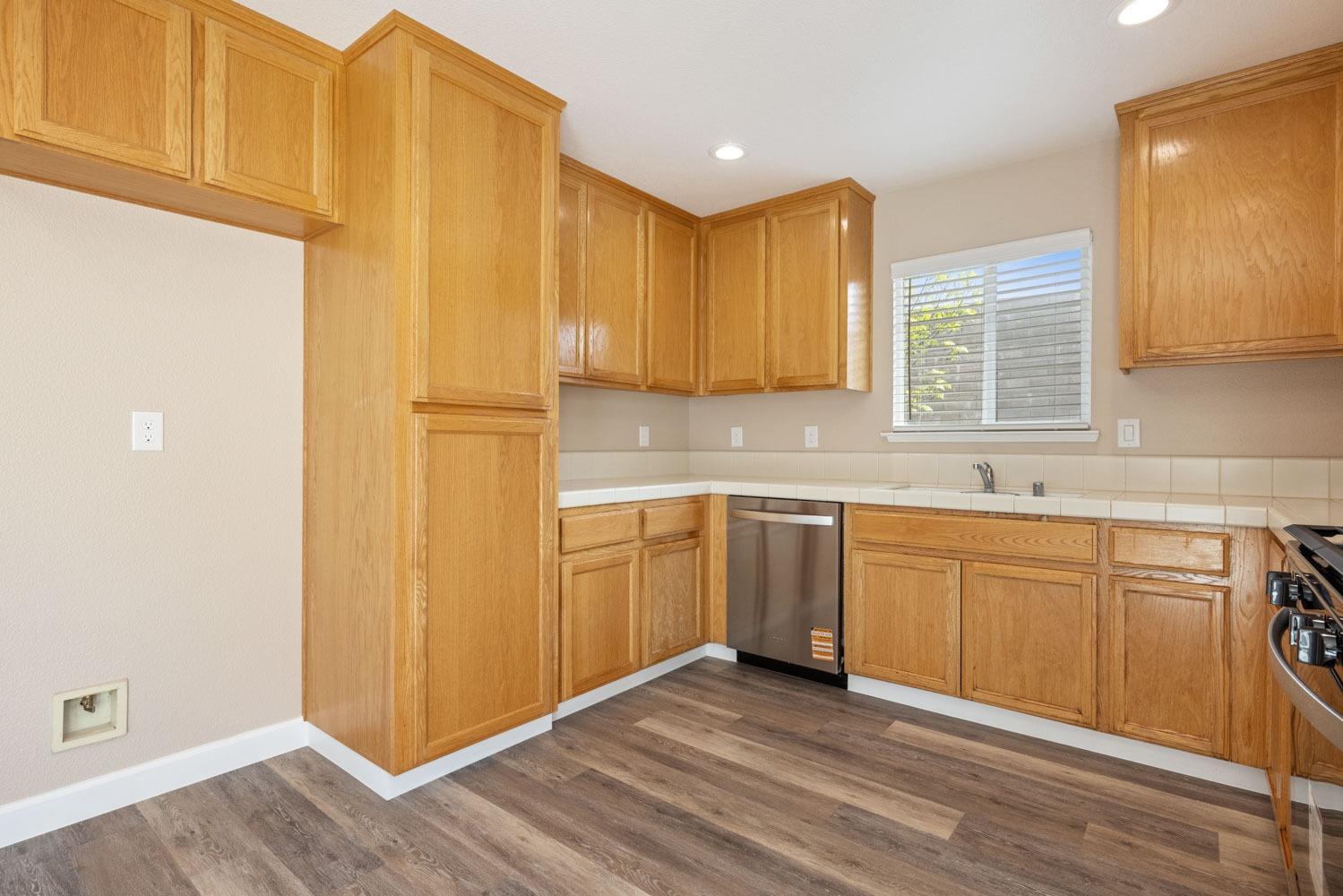 Detail Gallery Image 9 of 20 For 3956 Amelia Dr, Stockton,  CA 95204 - 3 Beds | 2 Baths