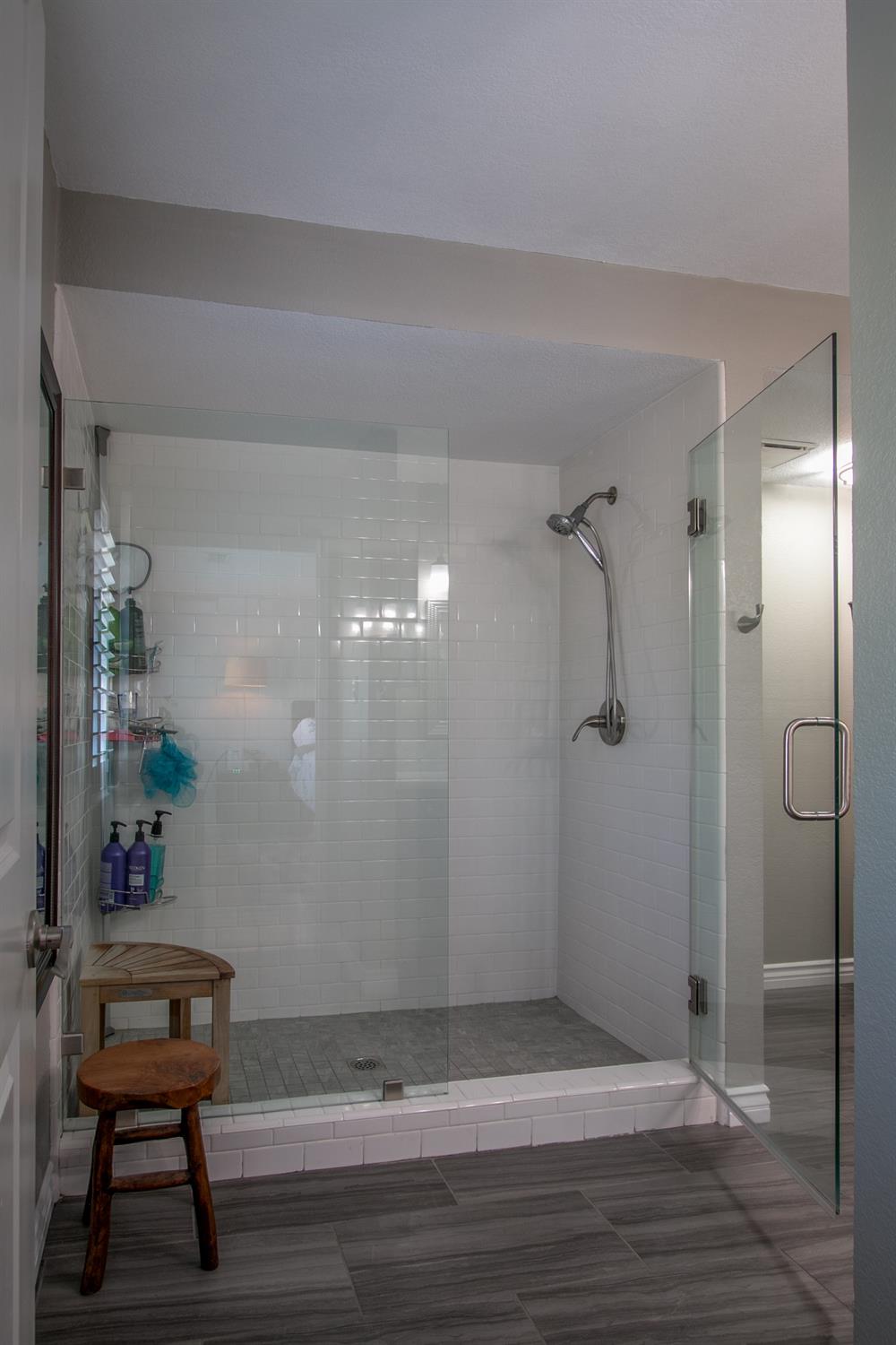 Detail Gallery Image 16 of 41 For 14975 Lago Dr, Rancho Murieta,  CA 95683 - 3 Beds | 3 Baths