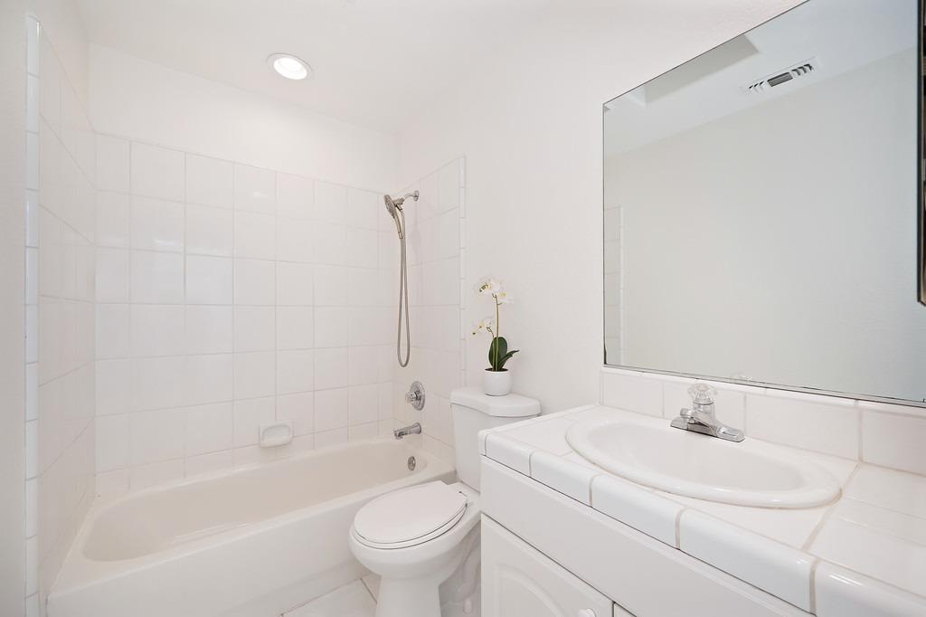 Photo #20: 225048218 Listing: Photo #20