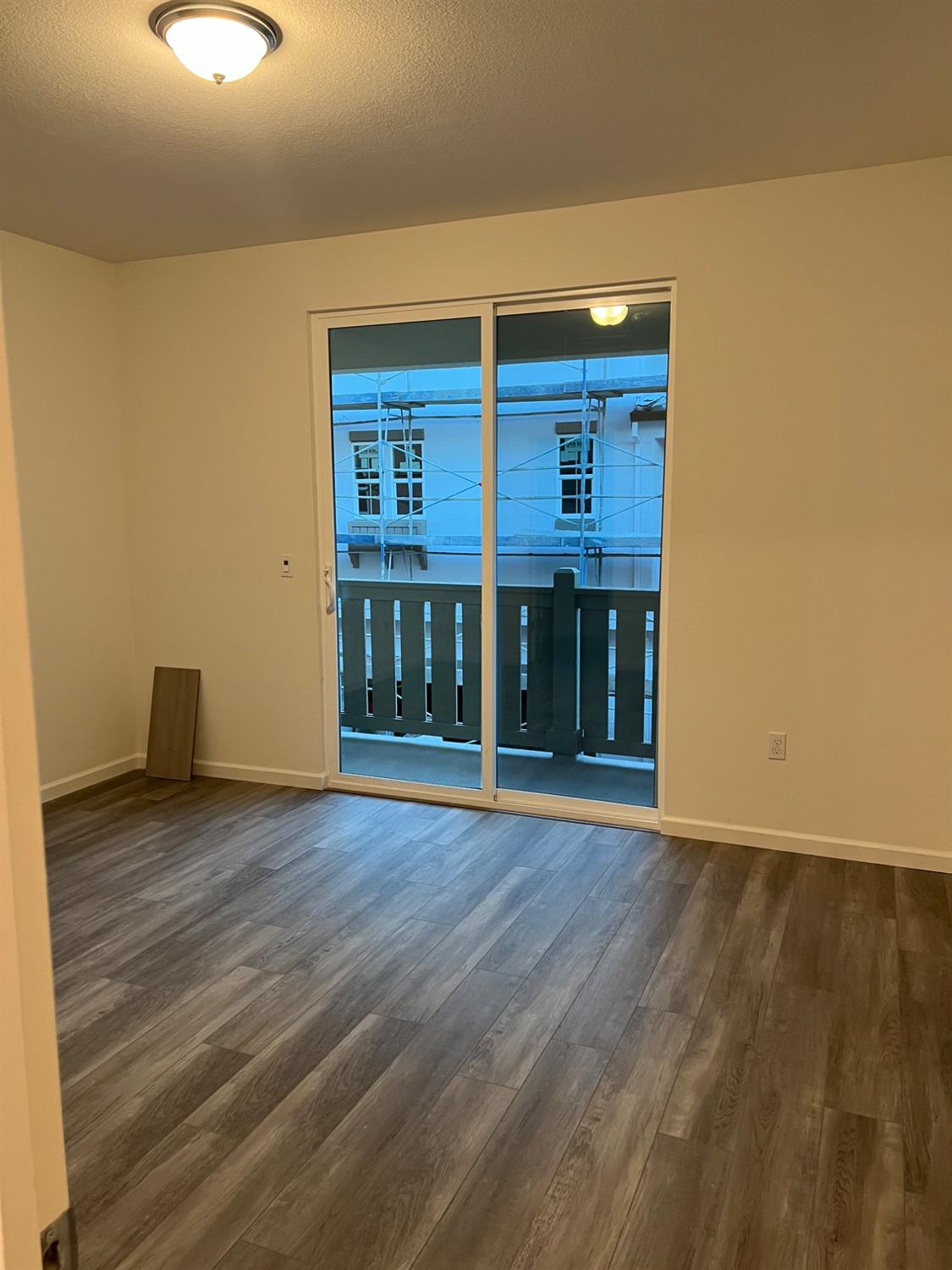 Detail Gallery Image 23 of 51 For 4375 Garonne Walk, Sacramento,  CA 95834 - 4 Beds | 3/1 Baths