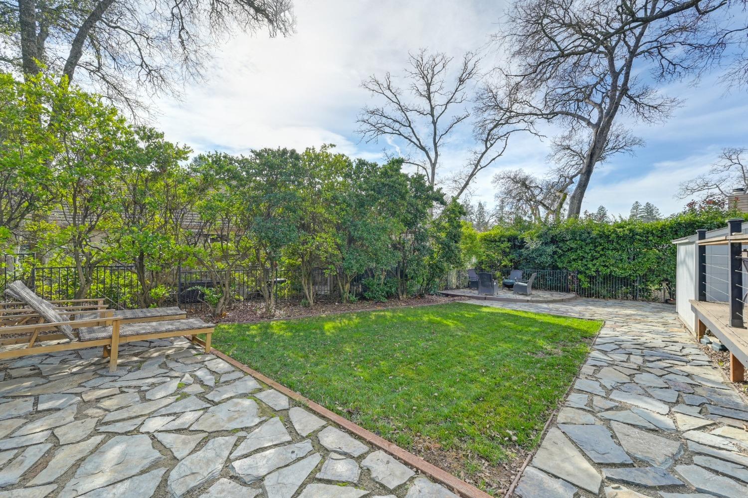 Detail Gallery Image 51 of 54 For 15009 Rio Cir, Rancho Murieta,  CA 95683 - 5 Beds | 3 Baths