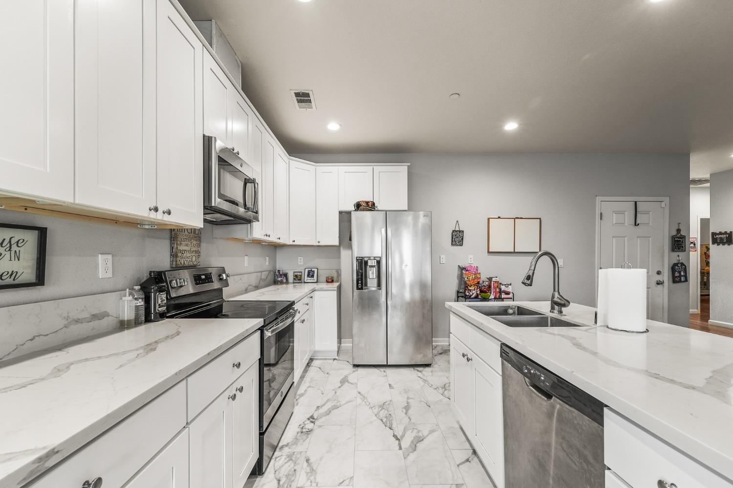 Detail Gallery Image 12 of 36 For 5324 8th St, Keyes,  CA 95328 - 4 Beds | 2 Baths