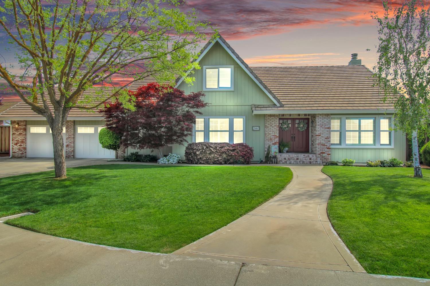Detail Gallery Image 1 of 73 For 2660 Emerald Way, Turlock,  CA 95382 - 4 Beds | 3 Baths