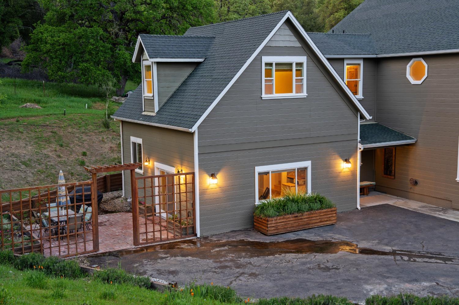 Detail Gallery Image 4 of 92 For 12860 Locust Ln, Sutter Creek,  CA 95685 - 3 Beds | 4 Baths