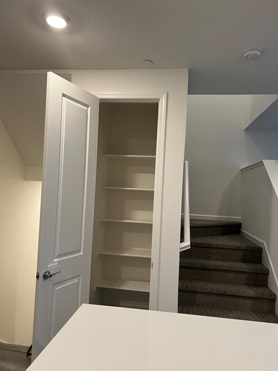 Detail Gallery Image 17 of 51 For 4375 Garonne Walk, Sacramento,  CA 95834 - 4 Beds | 3/1 Baths