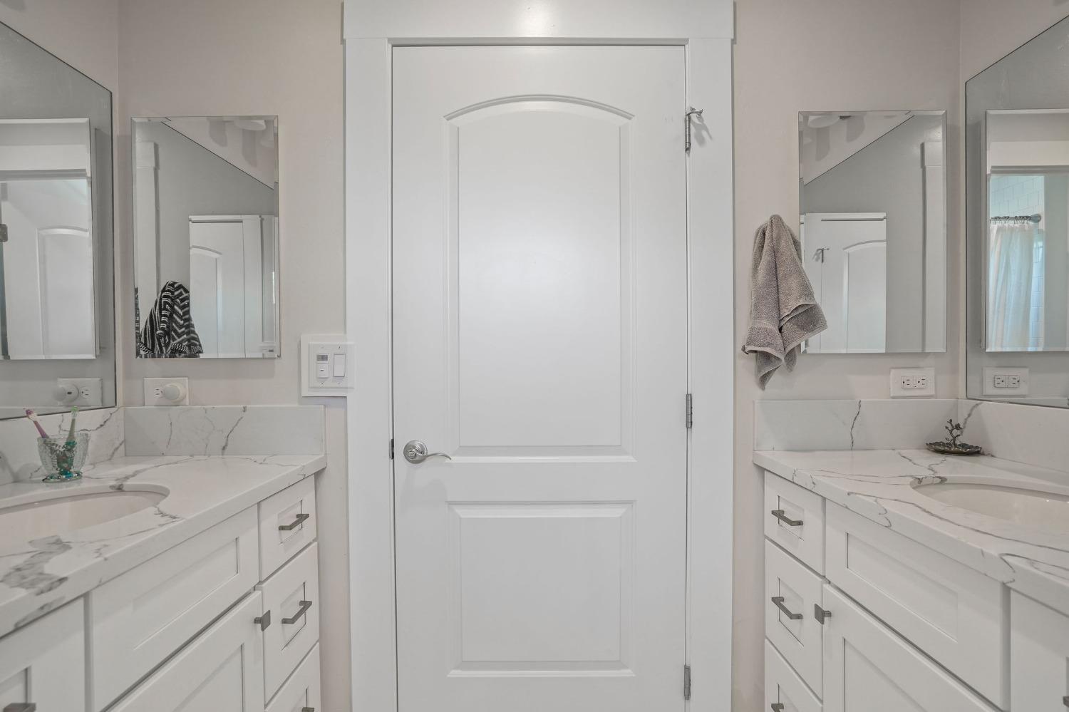 Detail Gallery Image 22 of 34 For 2741 Santa Clara Way, Sacramento,  CA 95817 - 4 Beds | 2/1 Baths