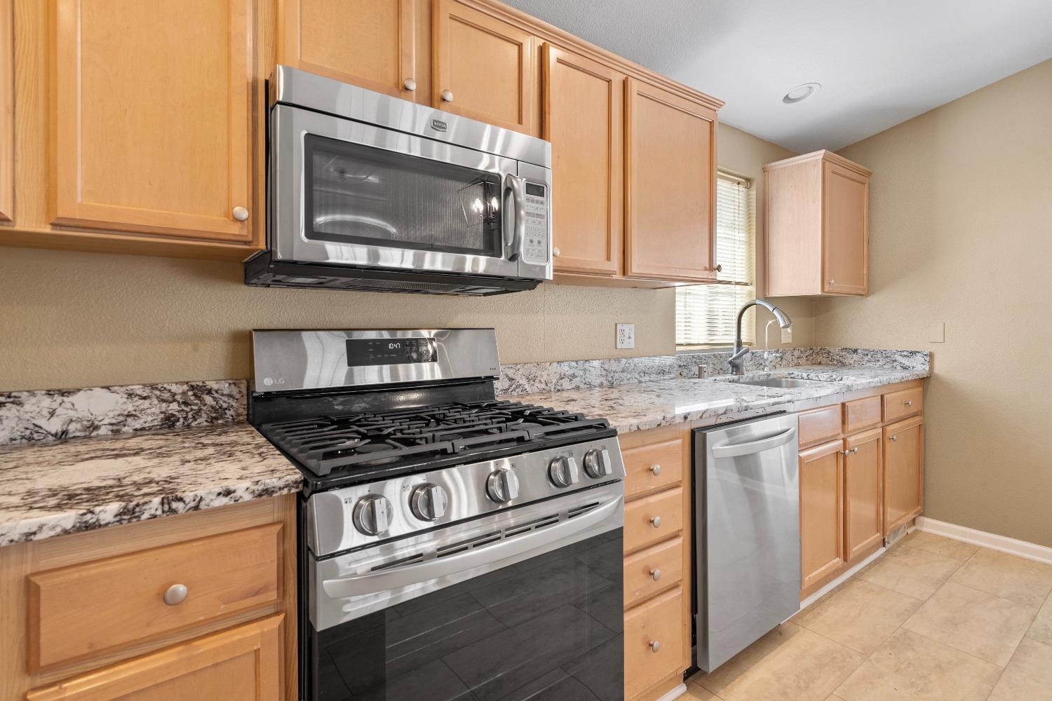 Detail Gallery Image 18 of 38 For 5100 N Highway 99 202, Stockton,  CA 95212 - 3 Beds | 2 Baths