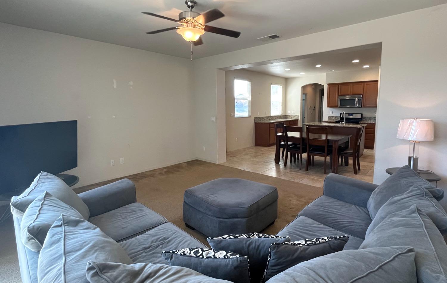 Detail Gallery Image 7 of 19 For 16754 Loganberry Way, Lathrop,  CA 95330 - 4 Beds | 3 Baths