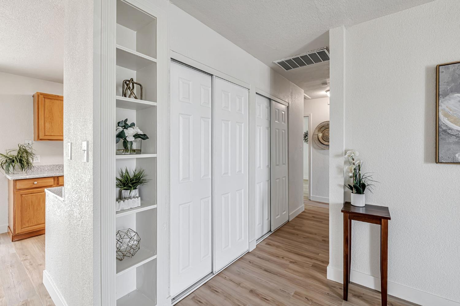 Detail Gallery Image 4 of 27 For 2253 Edison Ave, Sacramento,  CA 95821 - 3 Beds | 1 Baths