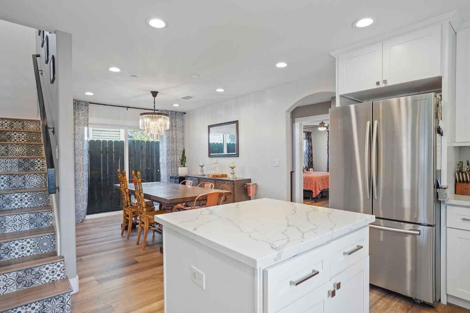 Detail Gallery Image 9 of 34 For 2741 Santa Clara Way, Sacramento,  CA 95817 - 4 Beds | 2/1 Baths