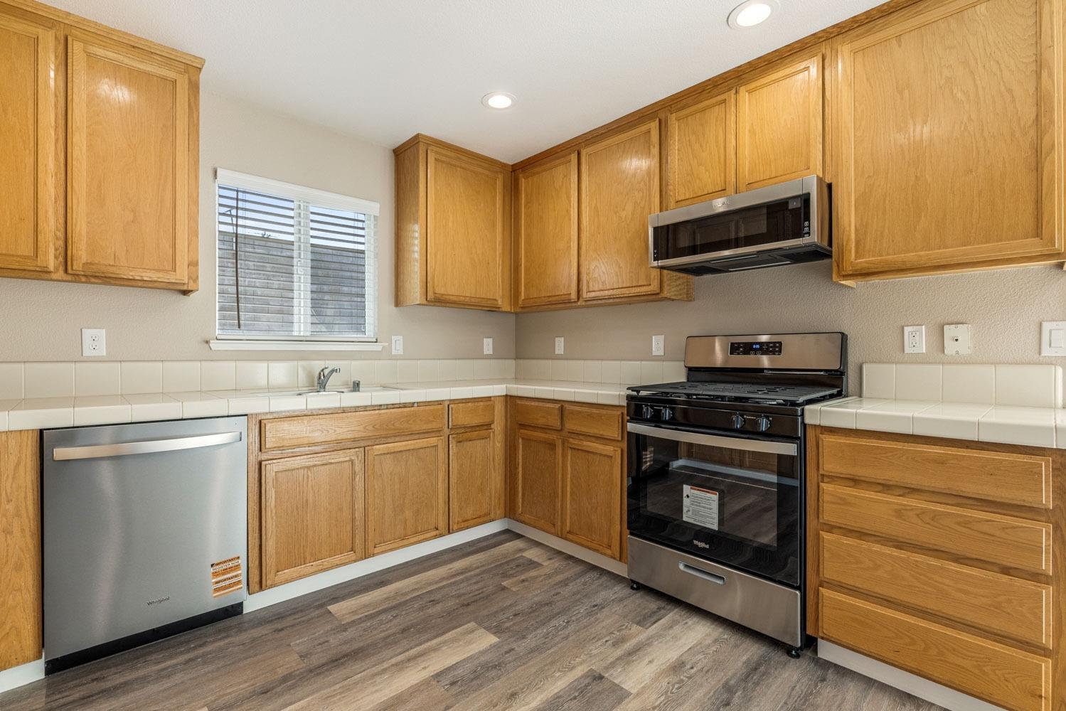 Detail Gallery Image 10 of 20 For 3956 Amelia Dr, Stockton,  CA 95204 - 3 Beds | 2 Baths