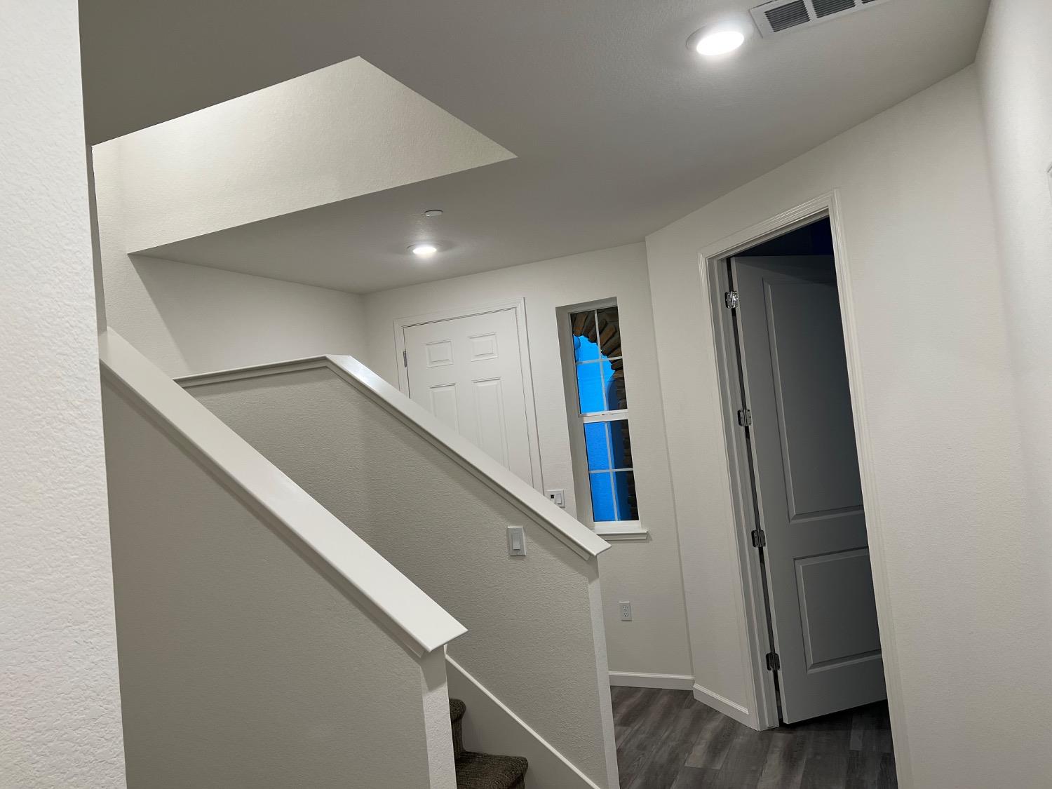 Detail Gallery Image 9 of 51 For 4375 Garonne Walk, Sacramento,  CA 95834 - 4 Beds | 3/1 Baths