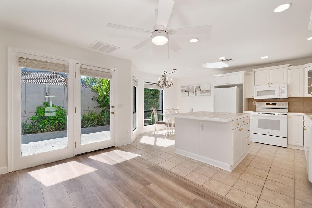 Photo #10: 225048218 Listing: Photo #10