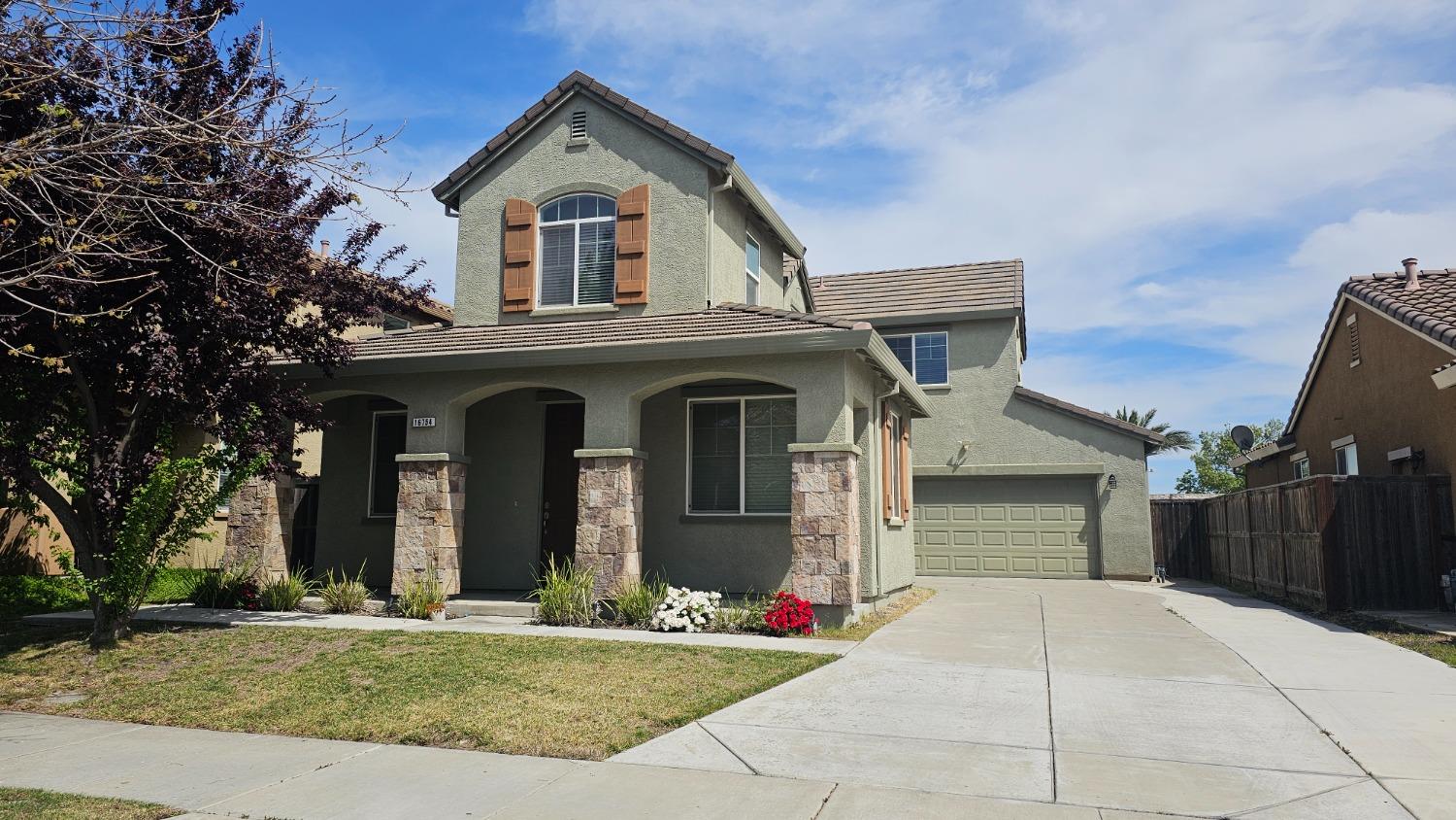 Detail Gallery Image 2 of 19 For 16754 Loganberry Way, Lathrop,  CA 95330 - 4 Beds | 3 Baths