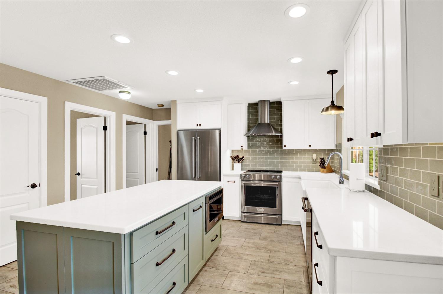 Detail Gallery Image 42 of 73 For 2660 Emerald Way, Turlock,  CA 95382 - 4 Beds | 3 Baths