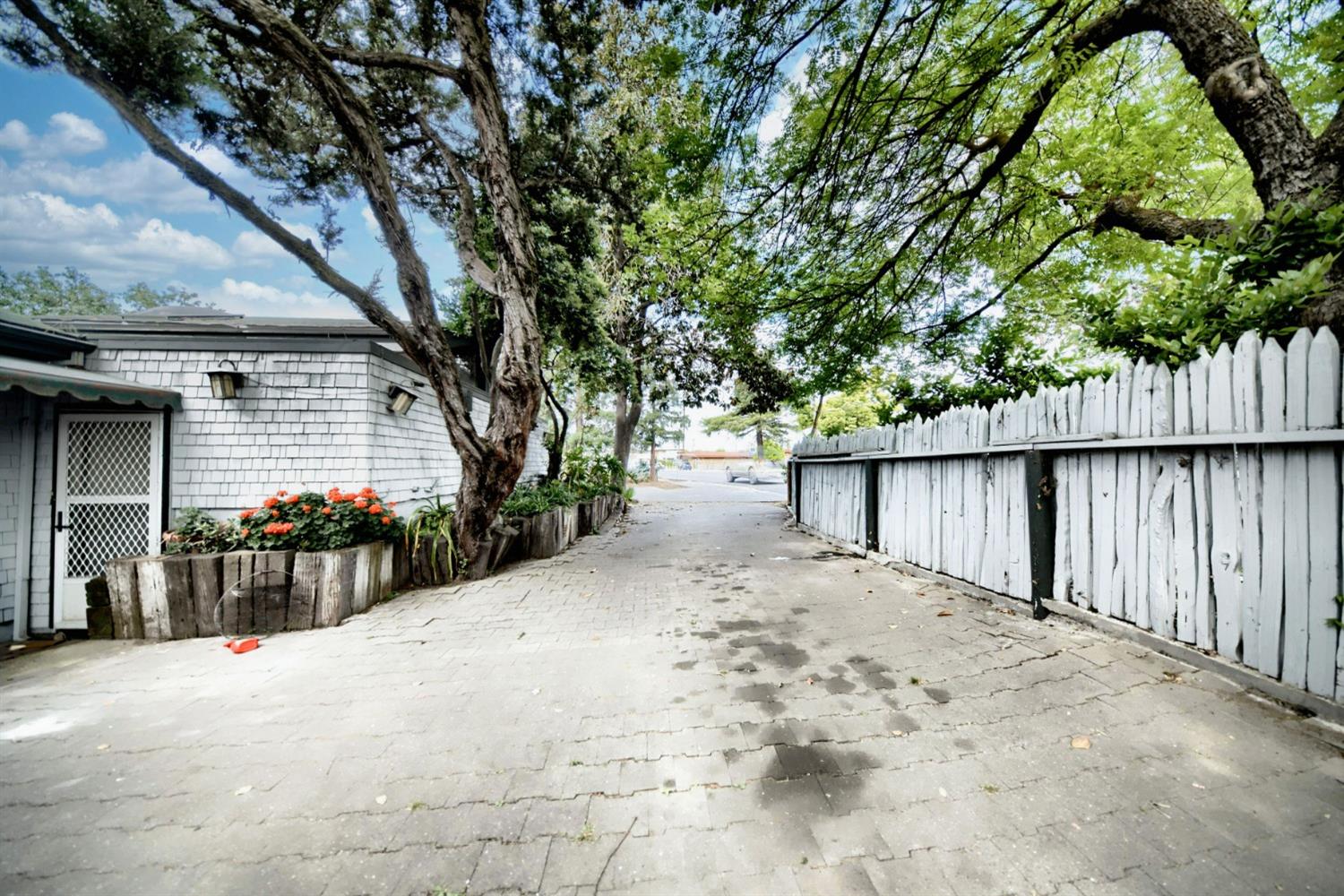 Detail Gallery Image 38 of 90 For 2244 Scenic Dr, Modesto,  CA 95355 - 4 Beds | 3/1 Baths