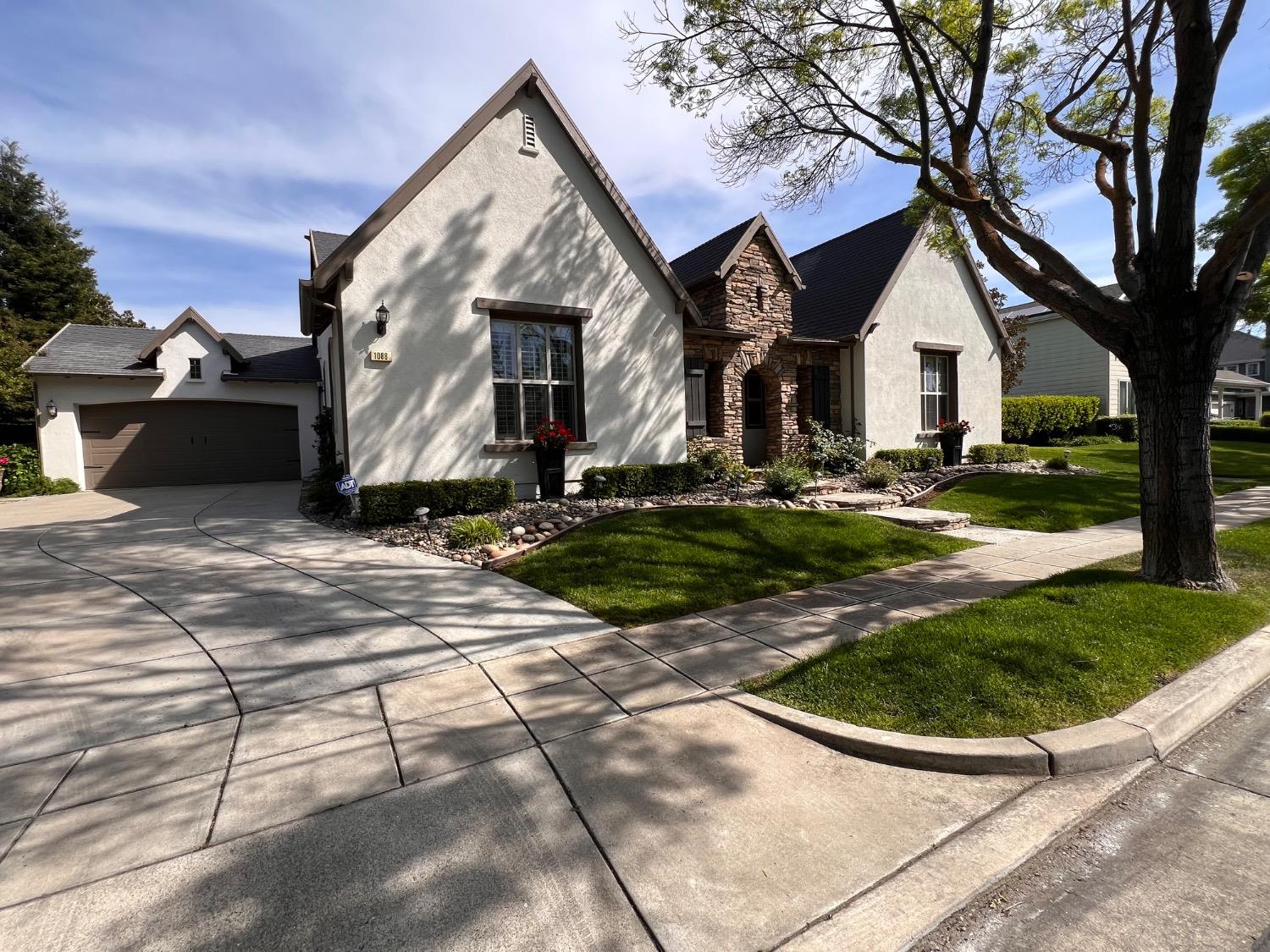 Detail Gallery Image 3 of 47 For 1088 Sausalito Way, Tracy,  CA 95377 - 4 Beds | 2/1 Baths