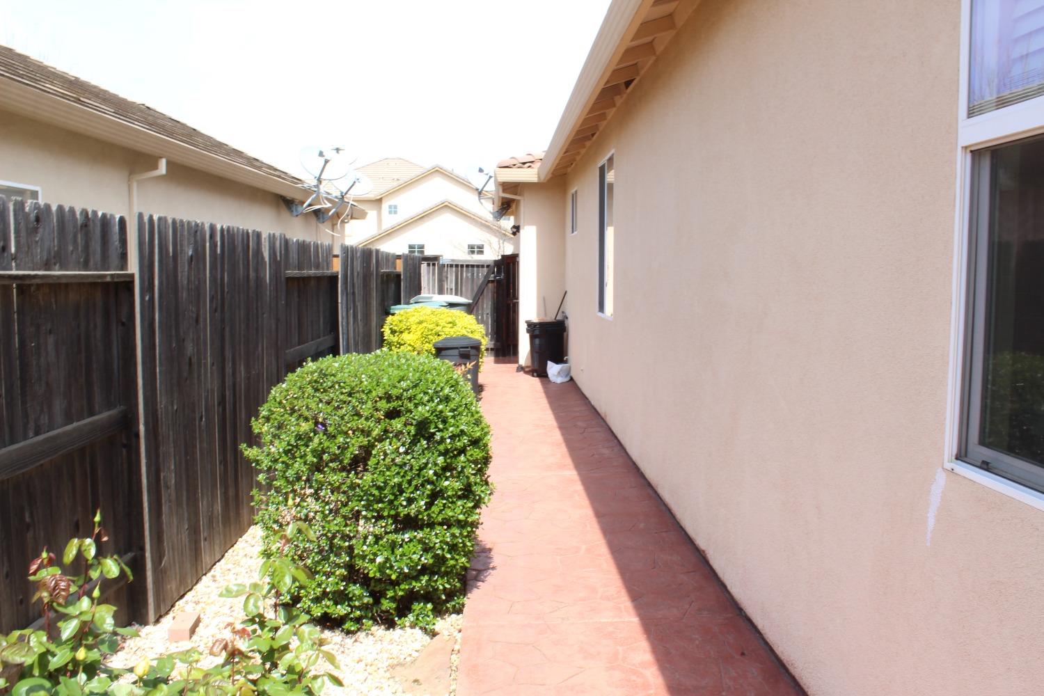 Salem Way, Carmichael, California image 22