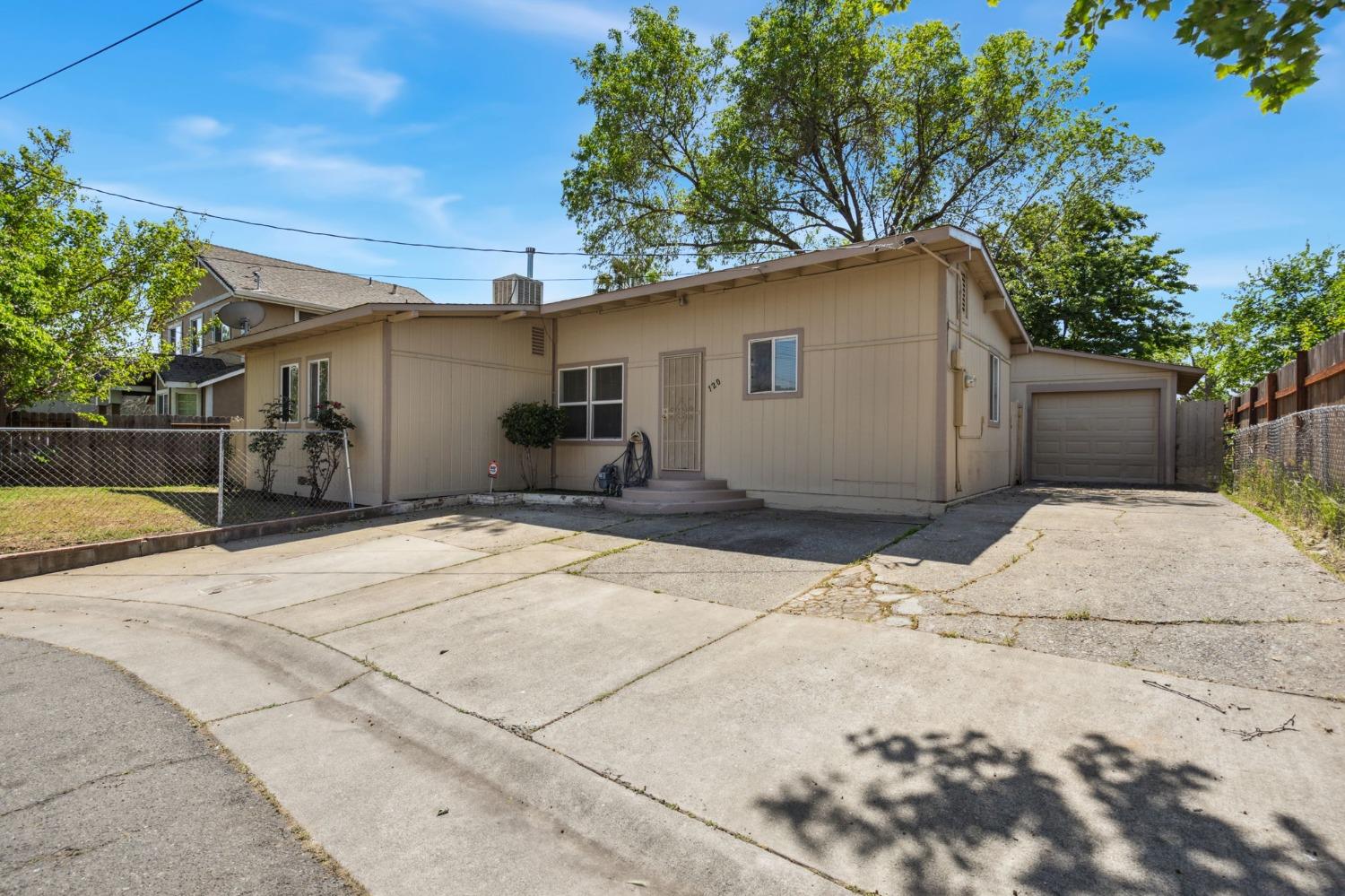 Detail Gallery Image 1 of 20 For 120 Tinker Way, Sacramento,  CA 95838 - 3 Beds | 1 Baths
