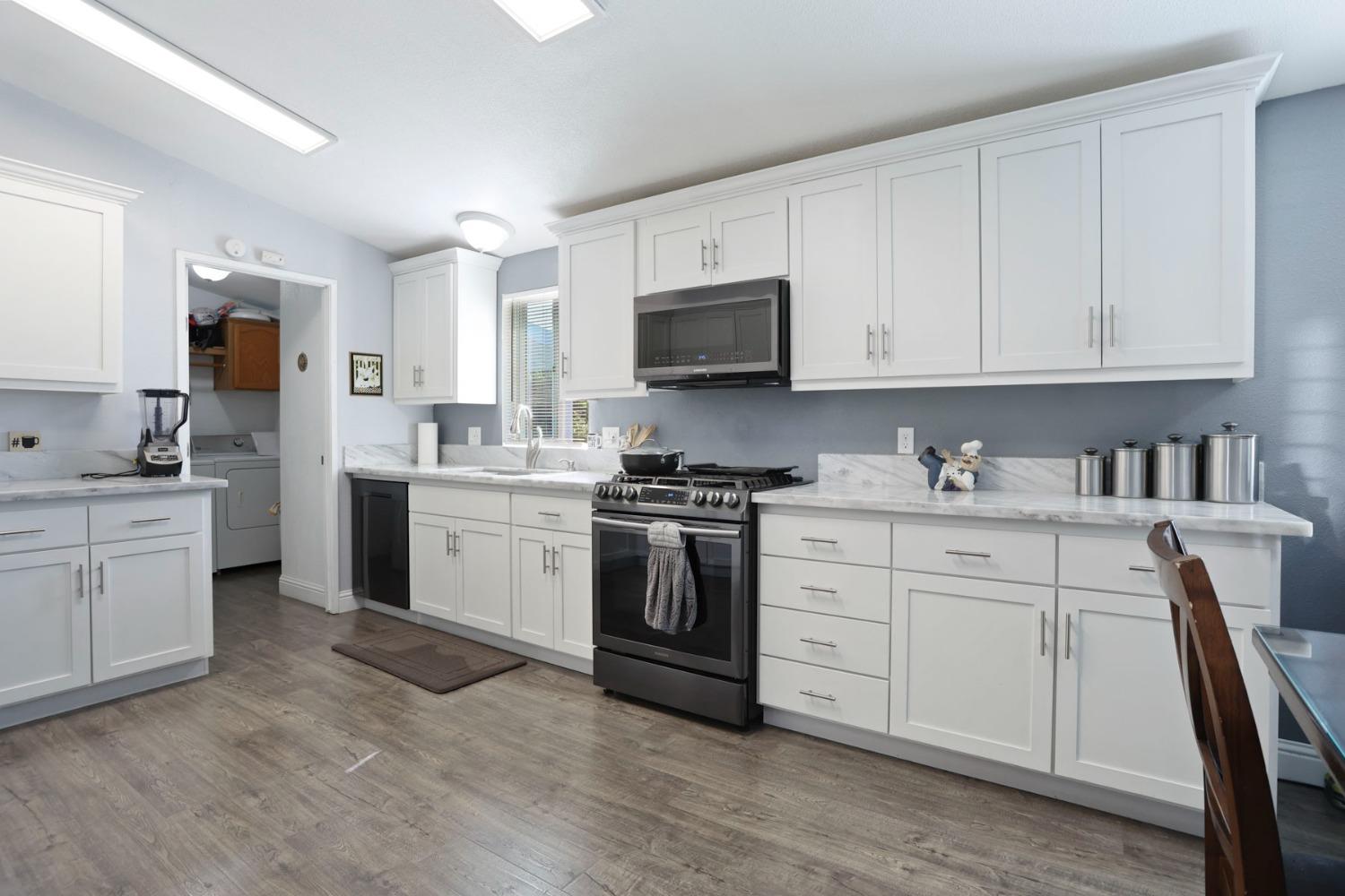 Detail Gallery Image 11 of 33 For 5100 N Hwy 99 182, Stockton,  CA 95212 - 3 Beds | 2 Baths