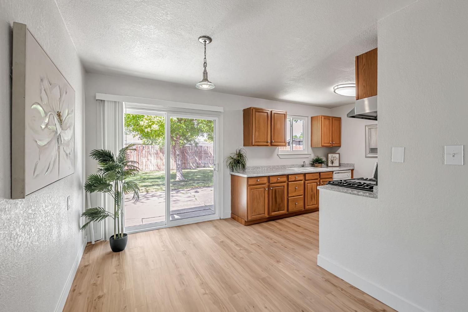Detail Gallery Image 15 of 27 For 2253 Edison Ave, Sacramento,  CA 95821 - 3 Beds | 1 Baths