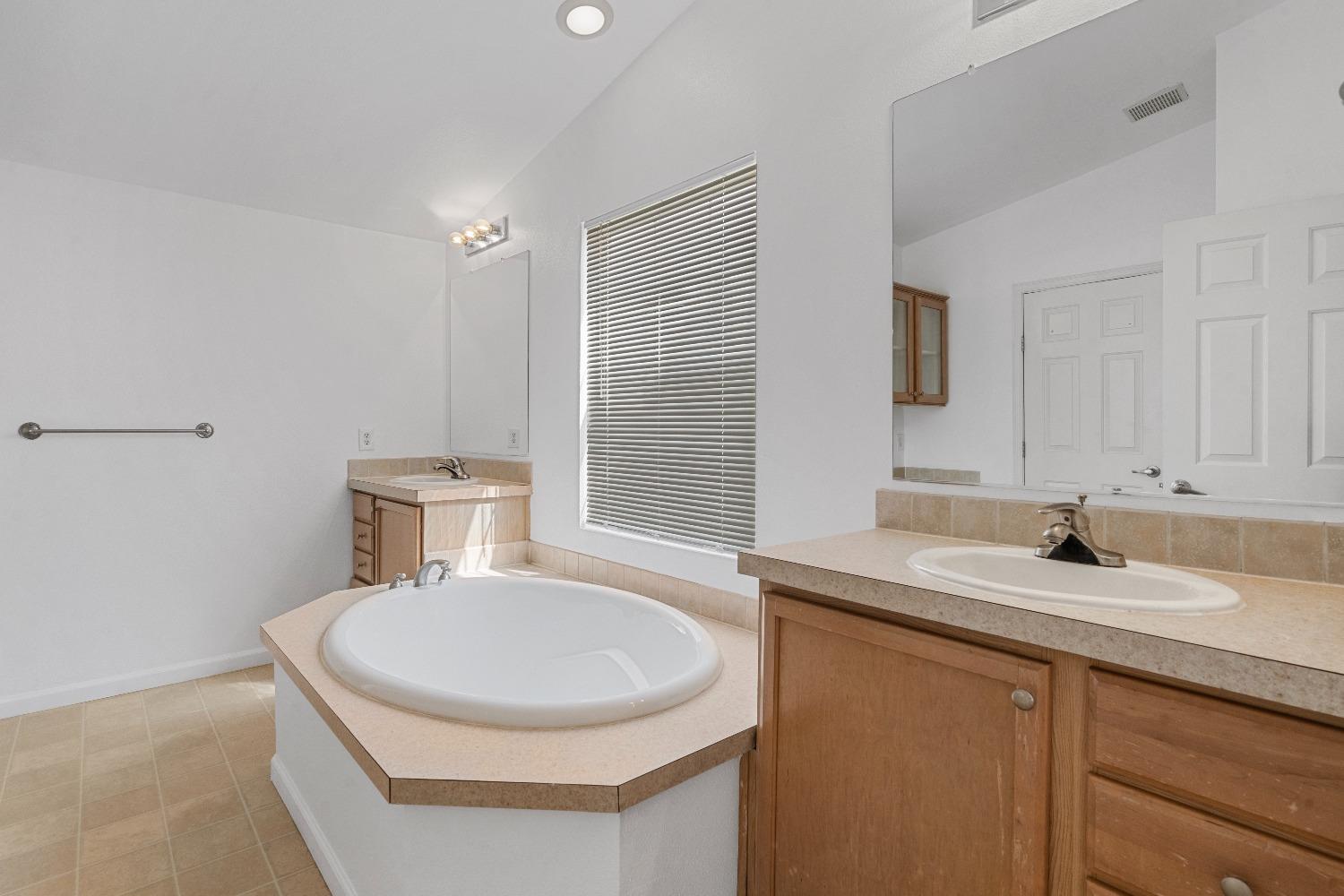 Detail Gallery Image 31 of 38 For 5100 N Highway 99 202, Stockton,  CA 95212 - 3 Beds | 2 Baths