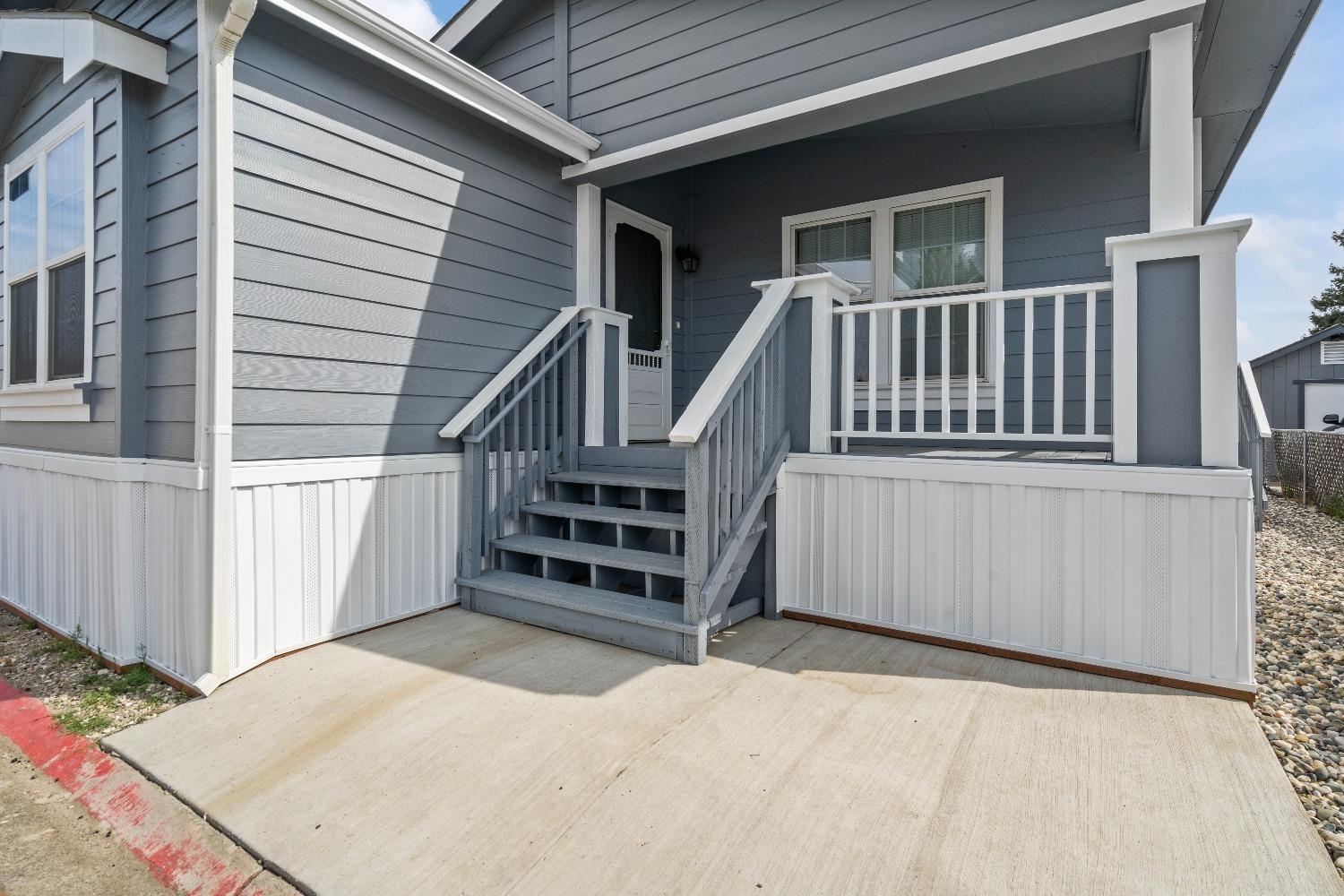 Detail Gallery Image 4 of 38 For 5100 N Highway 99 202, Stockton,  CA 95212 - 3 Beds | 2 Baths
