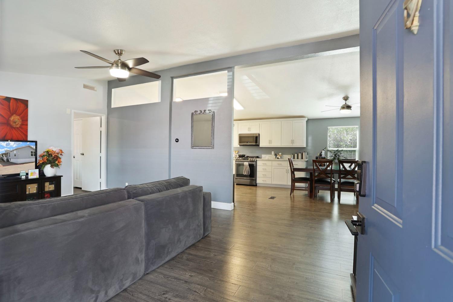 Detail Gallery Image 4 of 33 For 5100 N Hwy 99 182, Stockton,  CA 95212 - 3 Beds | 2 Baths