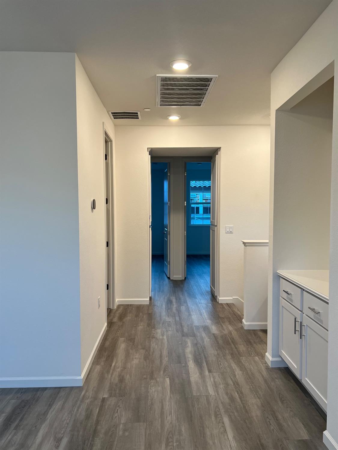 Detail Gallery Image 29 of 51 For 4375 Garonne Walk, Sacramento,  CA 95834 - 4 Beds | 3/1 Baths