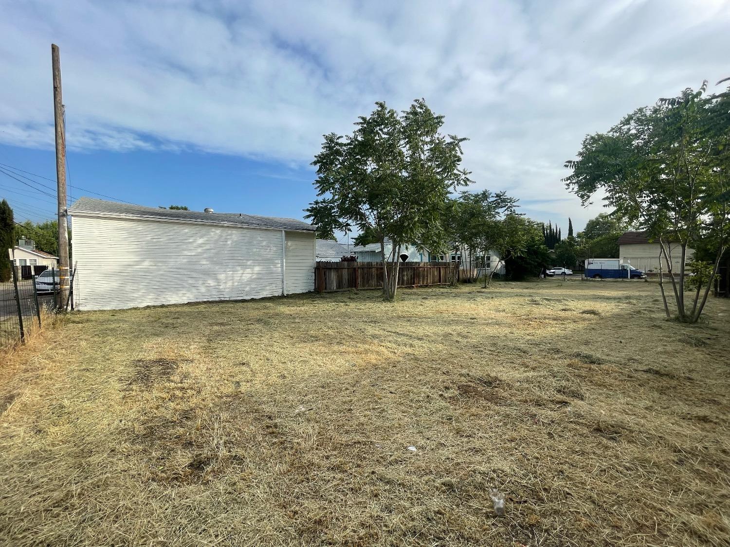 Detail Gallery Image 6 of 8 For 520 14th St, Modesto,  CA 95354 - – Beds | – Baths