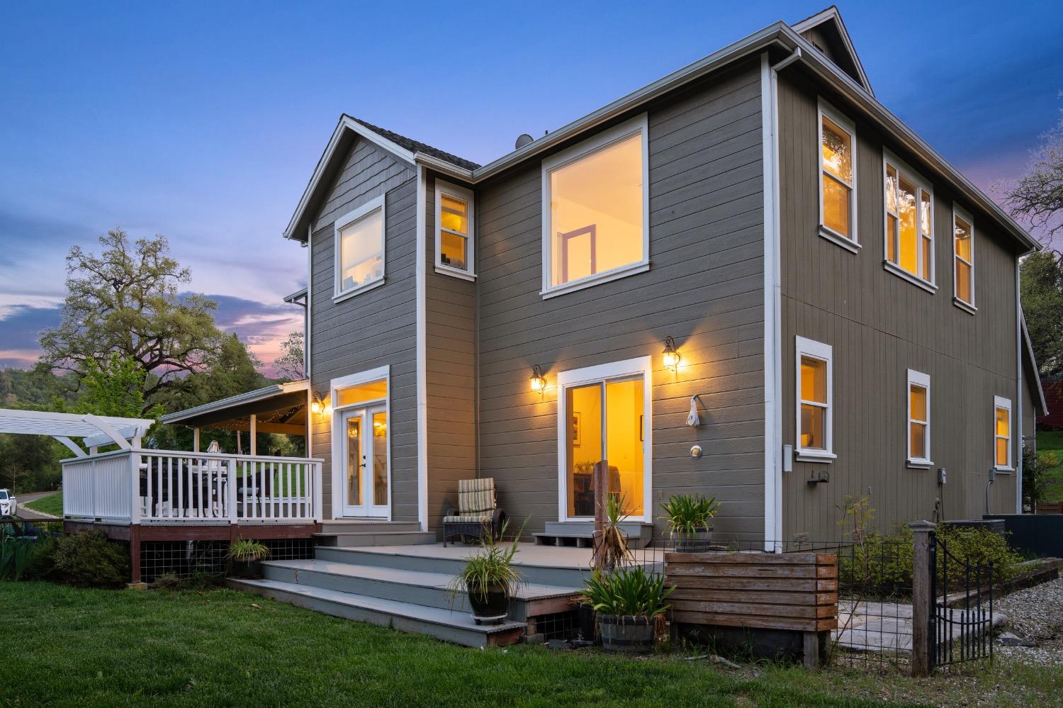 Detail Gallery Image 3 of 92 For 12860 Locust Ln, Sutter Creek,  CA 95685 - 3 Beds | 4 Baths