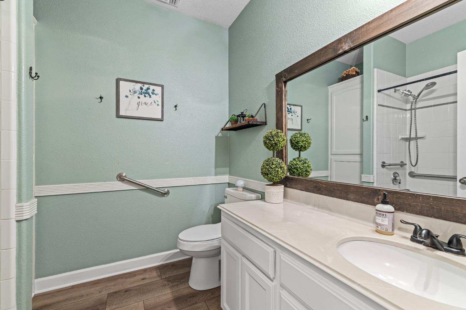 Sweetbriar Court, Auburn, California image 20