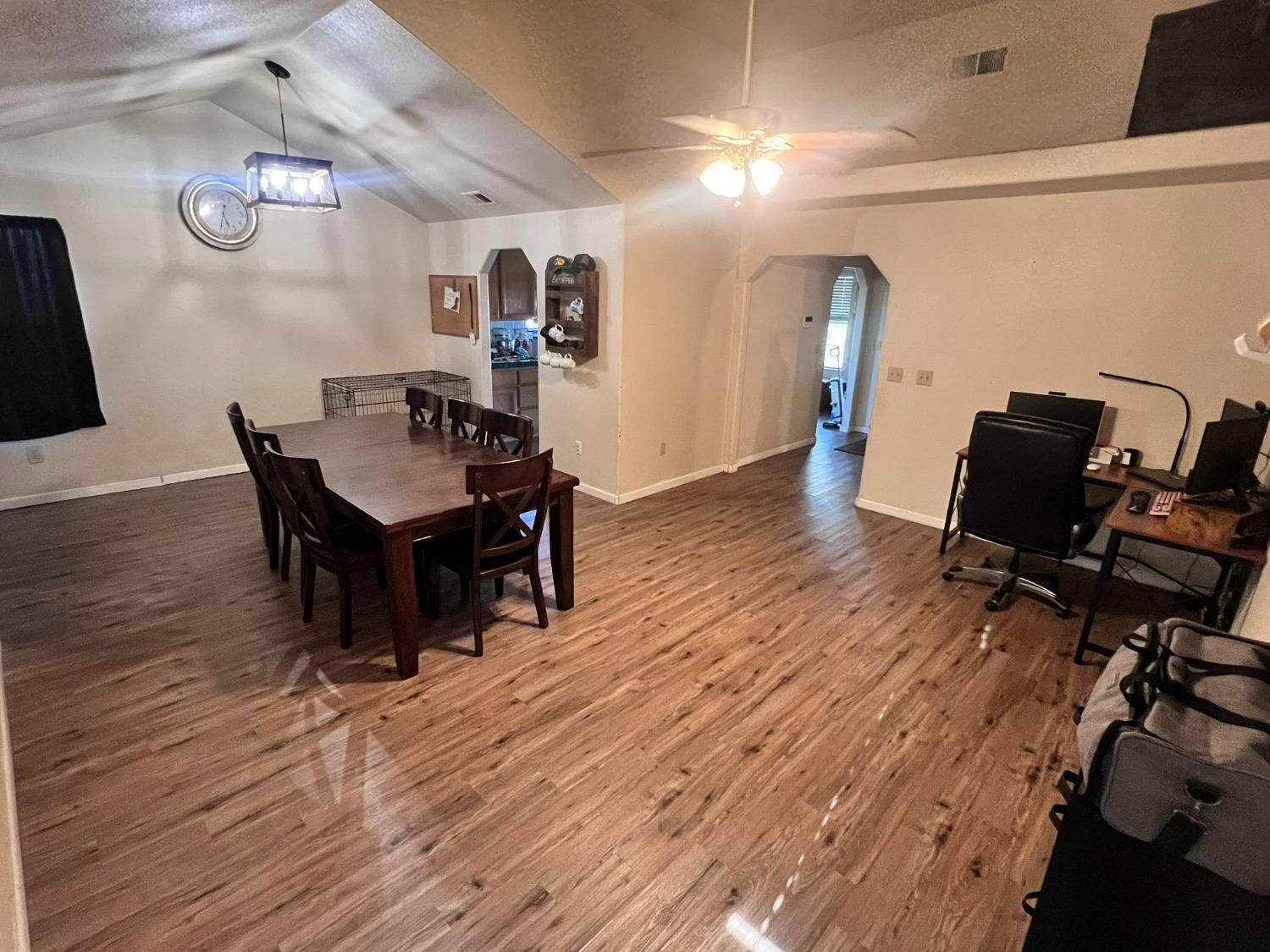 Detail Gallery Image 14 of 46 For 7341 Silver View Way, Rio Linda,  CA 95673 - 3 Beds | 2 Baths