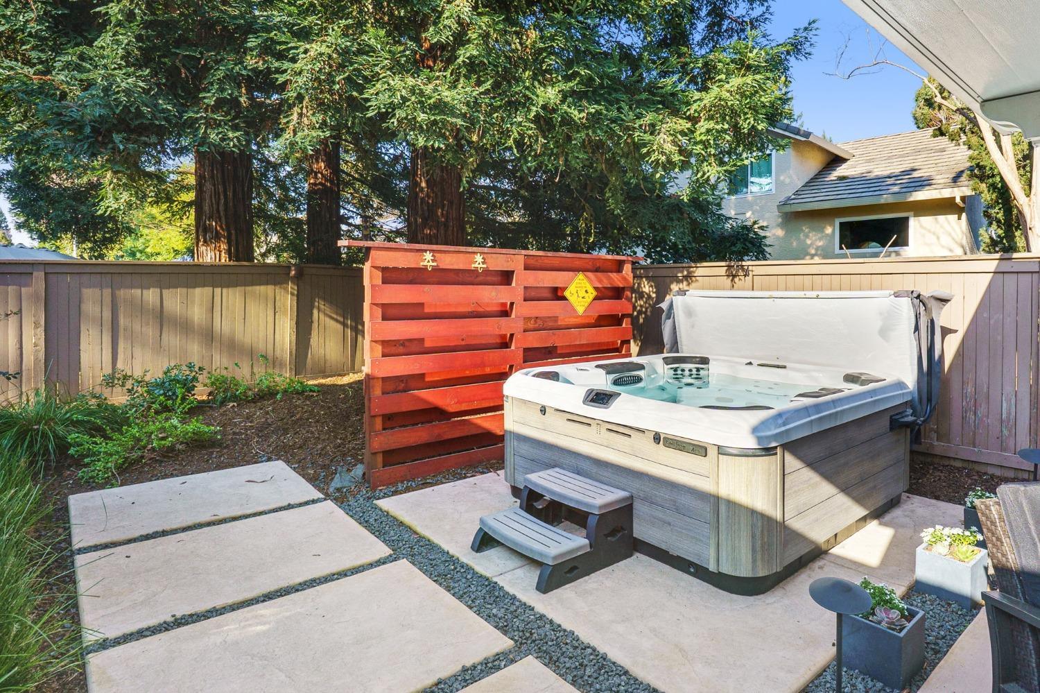 Detail Gallery Image 25 of 29 For 11887 Silver Cliff Way, Gold River,  CA 95670 - 3 Beds | 2 Baths