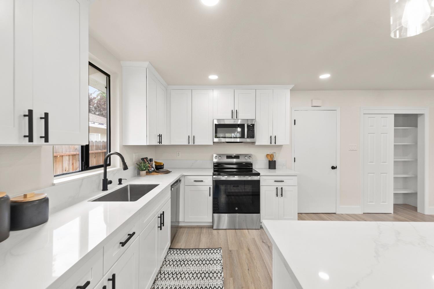 Cordova Lane, Rancho Cordova, California image 14