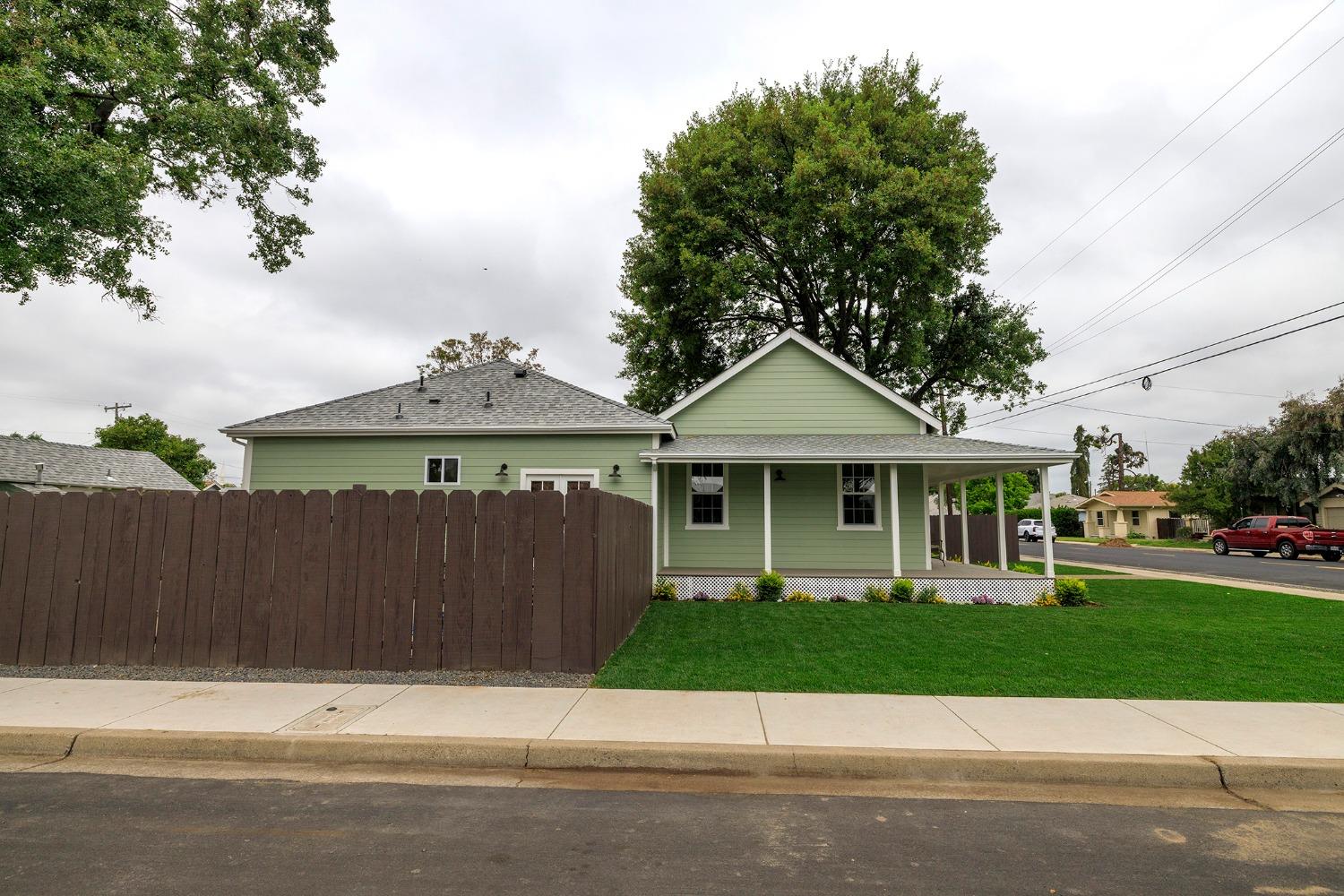 Detail Gallery Image 6 of 77 For 156 Davitt Ave, Oakdale,  CA 95361 - 4 Beds | 3 Baths