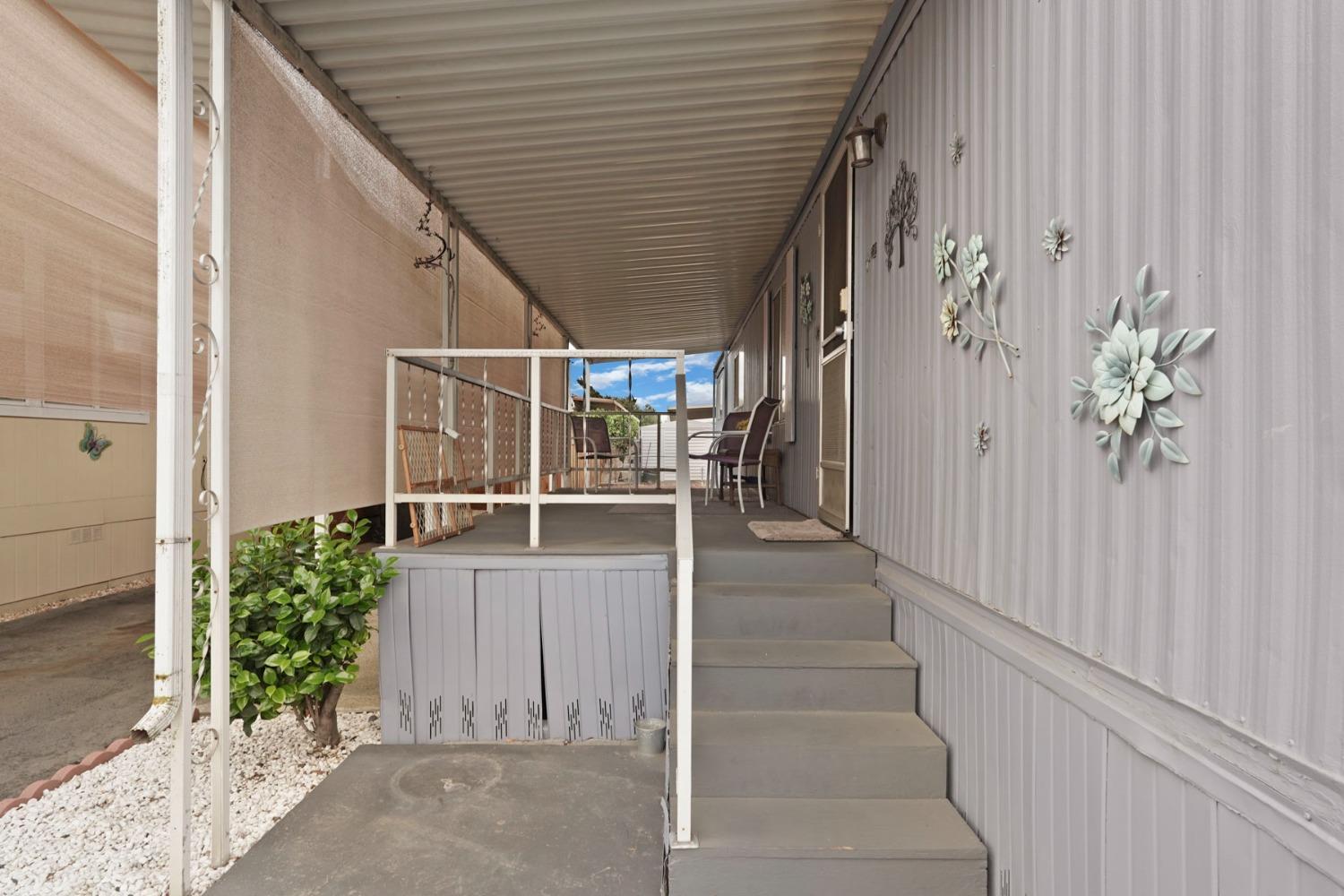 Detail Gallery Image 5 of 39 For 150 Pestana 50, Manteca,  CA 95336 - 2 Beds | 1 Baths