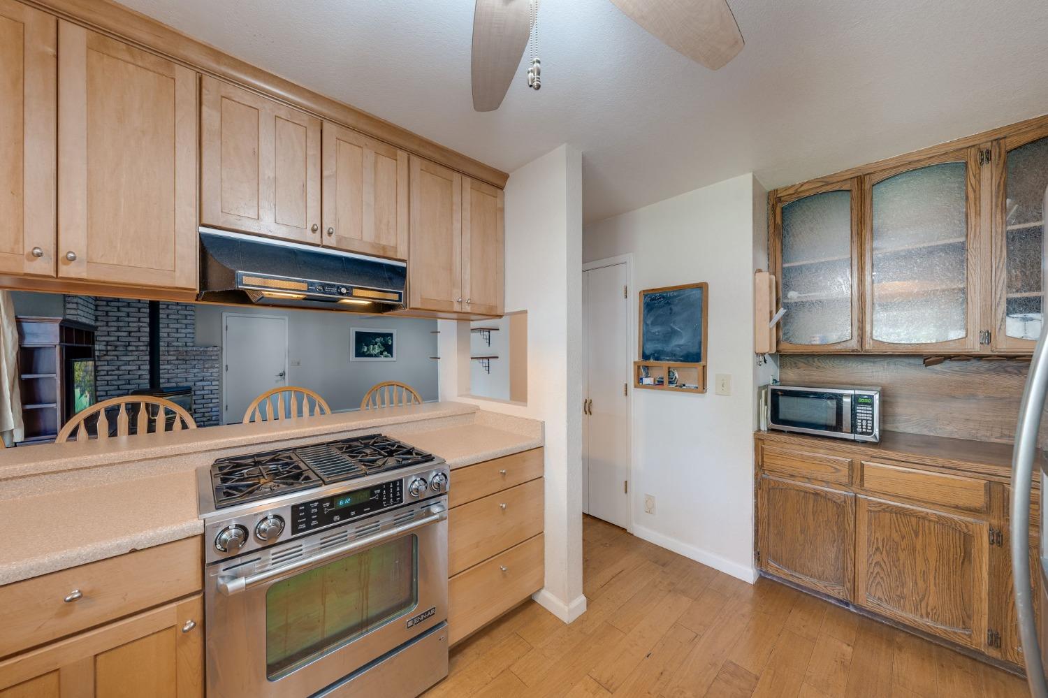 Detail Gallery Image 13 of 42 For 3181 Castlewood Cir, Pollock Pines,  CA 95726 - 4 Beds | 3 Baths