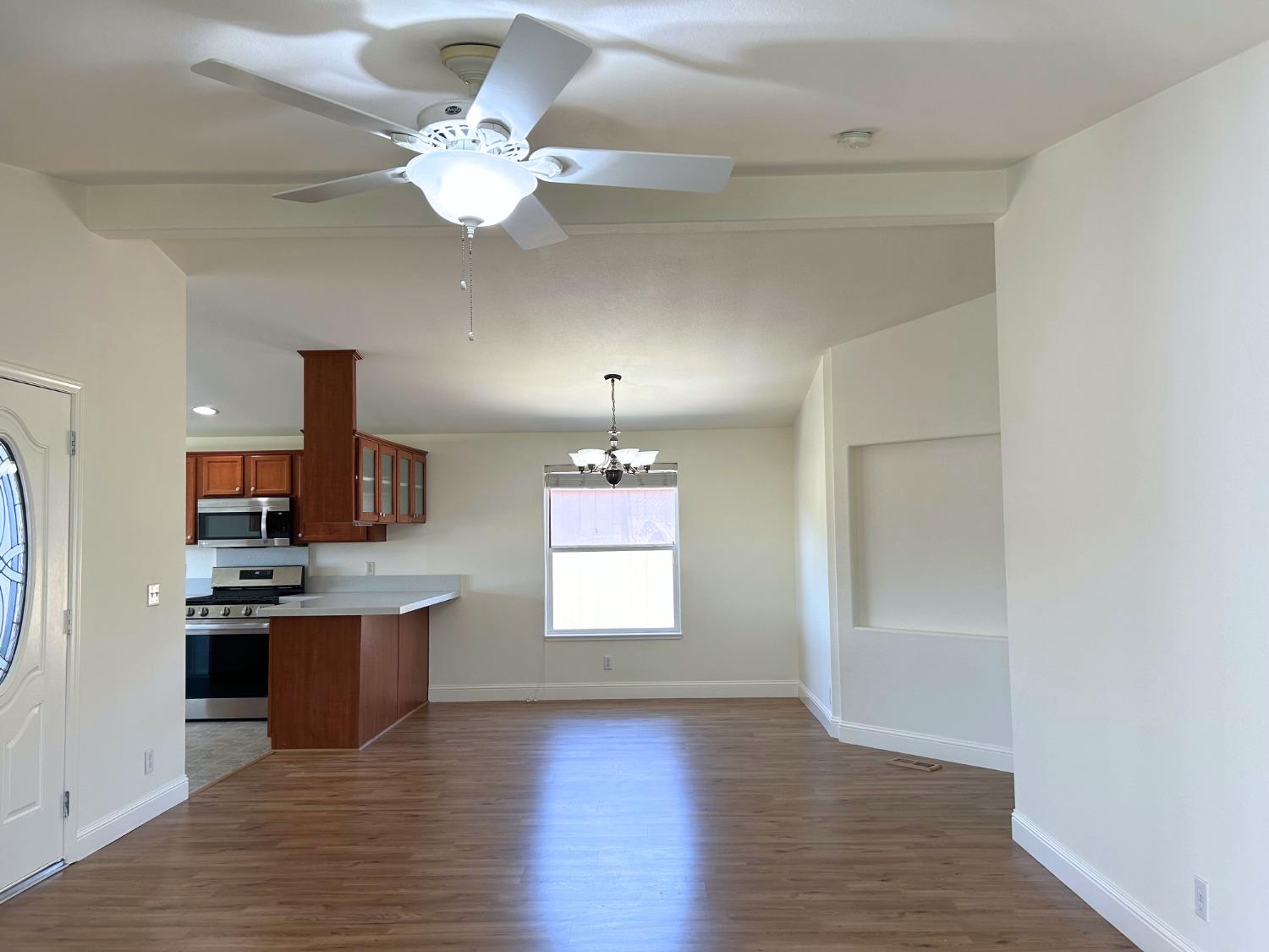 Detail Gallery Image 11 of 46 For 70 Hancock Dr, Roseville,  CA 95678 - 3 Beds | 2 Baths