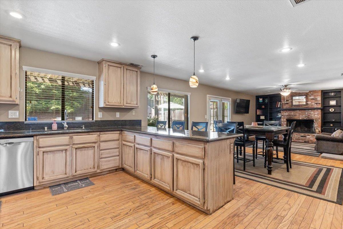 Detail Gallery Image 6 of 70 For 5078 Midas Ave, Rocklin,  CA 95677 - 5 Beds | 3 Baths