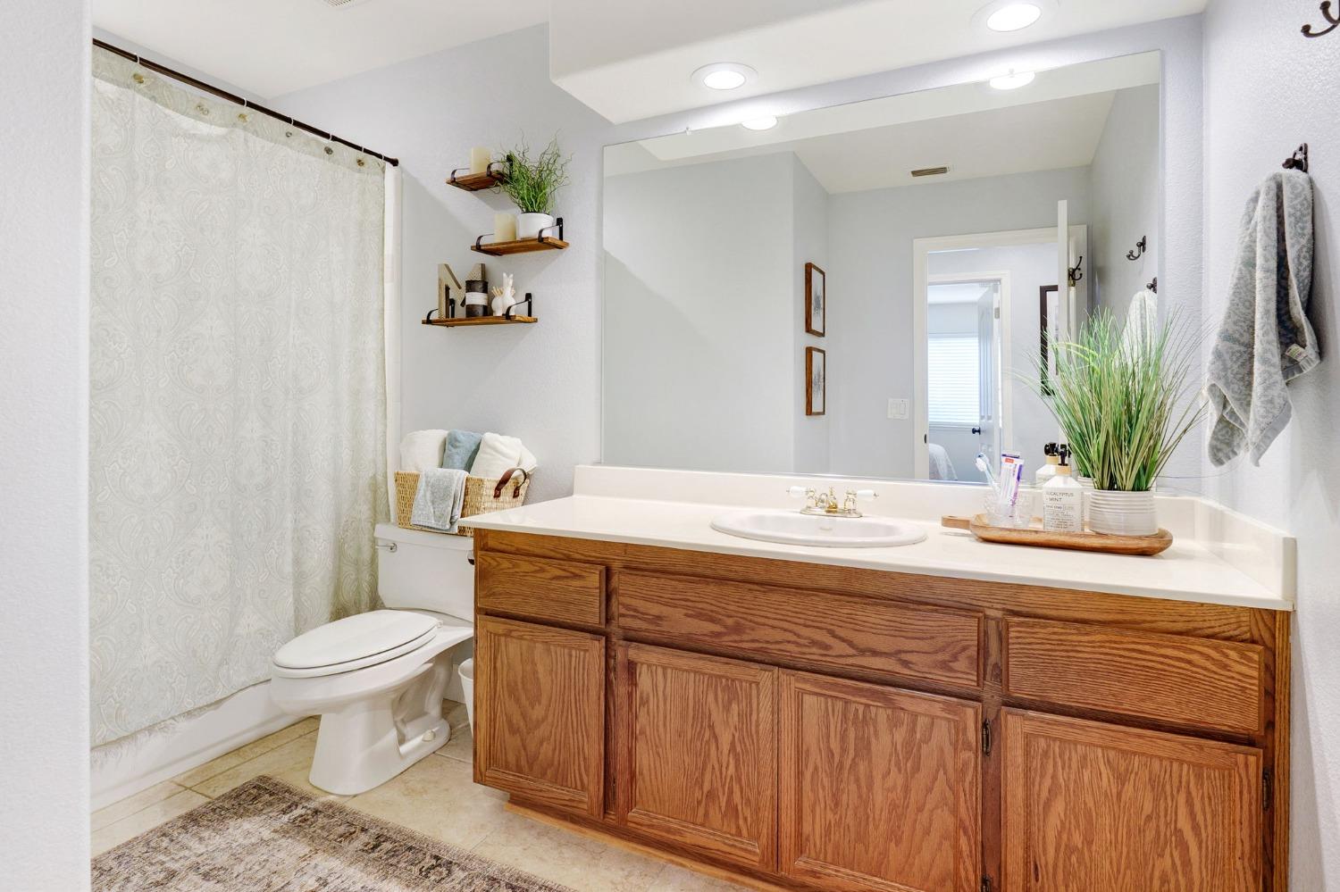 Detail Gallery Image 15 of 29 For 11887 Silver Cliff Way, Gold River,  CA 95670 - 3 Beds | 2 Baths