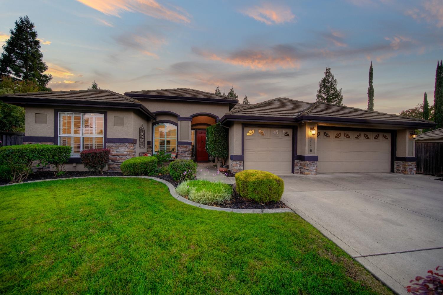 Detail Gallery Image 1 of 1 For 1116 Brookline Cir, Roseville,  CA 95747 - 4 Beds | 2 Baths