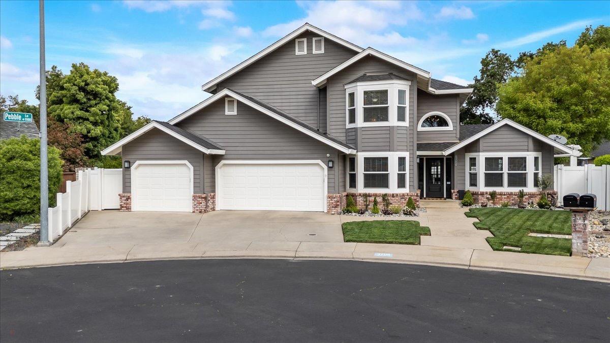 Detail Gallery Image 2 of 69 For 3705 Sandcreek Way, Modesto,  CA 95355 - 3 Beds | 2/1 Baths