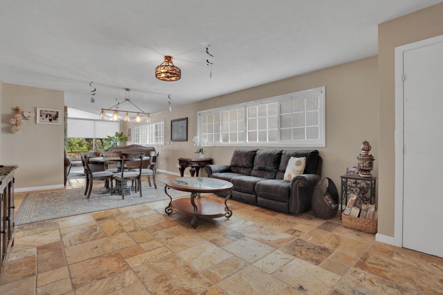 Detail Gallery Image 14 of 24 For 7731 E Keyes Rd, Hughson,  CA 95326 - 3 Beds | 2 Baths