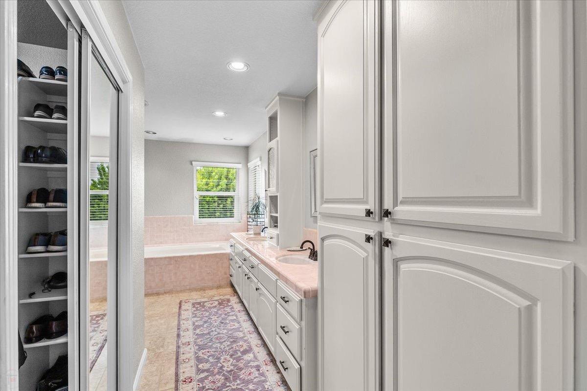 Detail Gallery Image 42 of 69 For 3705 Sandcreek Way, Modesto,  CA 95355 - 3 Beds | 2/1 Baths