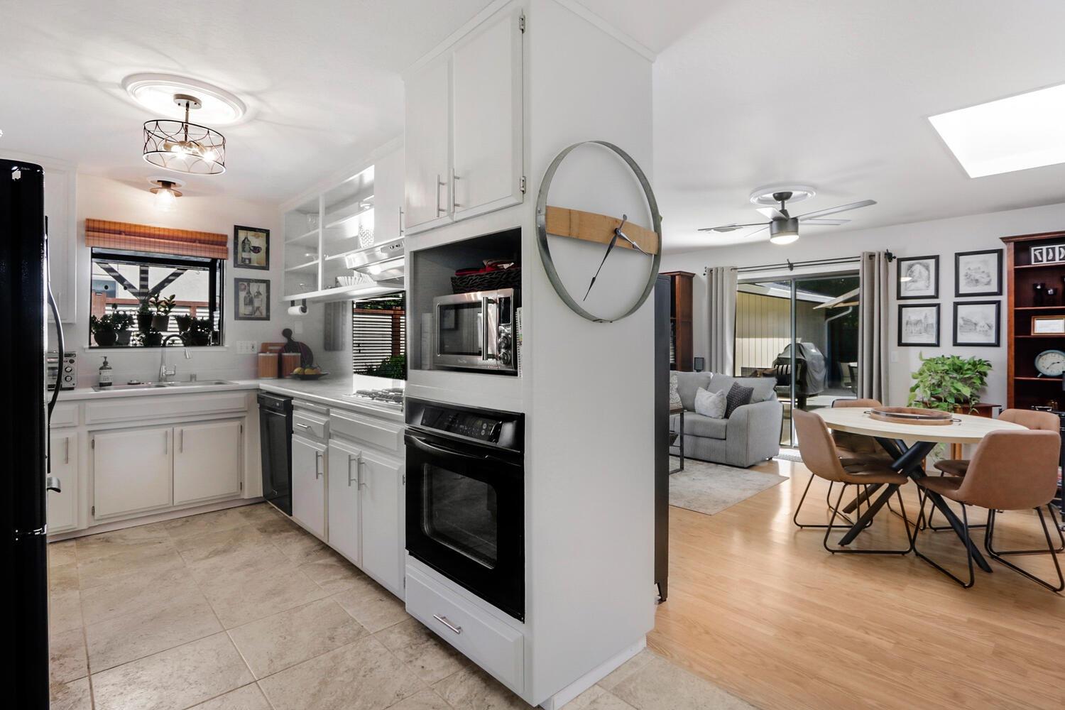 Detail Gallery Image 14 of 56 For 3304 Monte Vista Ave, Davis,  CA 95618 - 4 Beds | 3 Baths