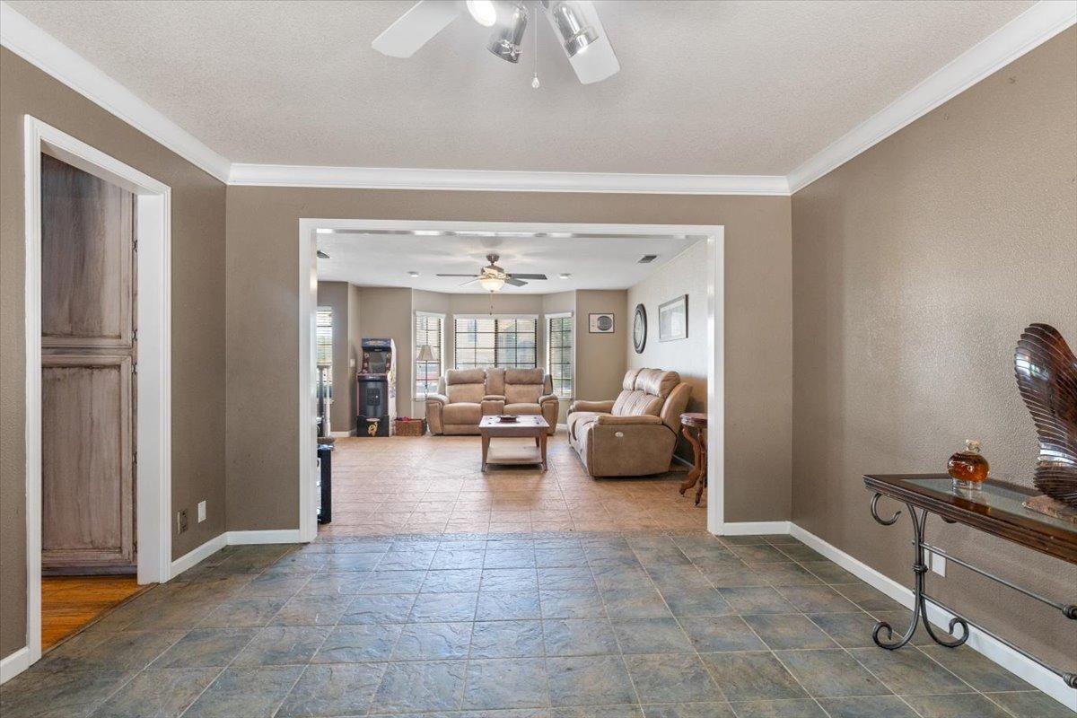 Detail Gallery Image 14 of 70 For 5078 Midas Ave, Rocklin,  CA 95677 - 5 Beds | 3 Baths