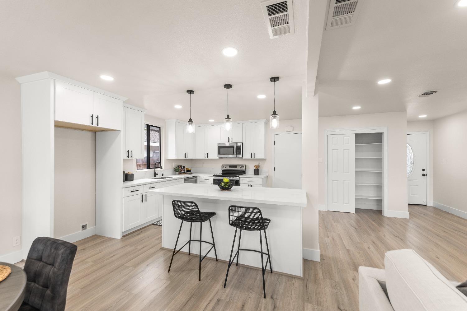 Cordova Lane, Rancho Cordova, California image 11